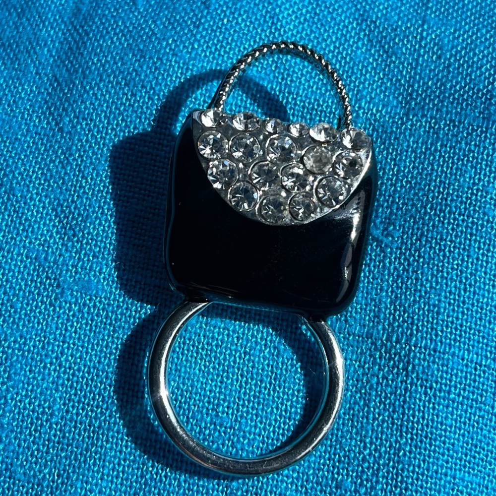 Vintage Magnetic eyeglass ring holder fun quirky accessory glasses holder broach